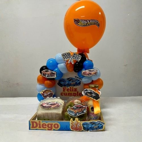Desayuno infantil temático de carritos decorado en Bogotá